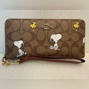 Coach x Peanuts Snoopy and Woodstock Zip Around Accordion Wallet Wristlet